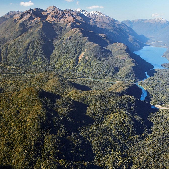 Hollyford Track New Zealand - Hollyford Valley and Lake McKerrow