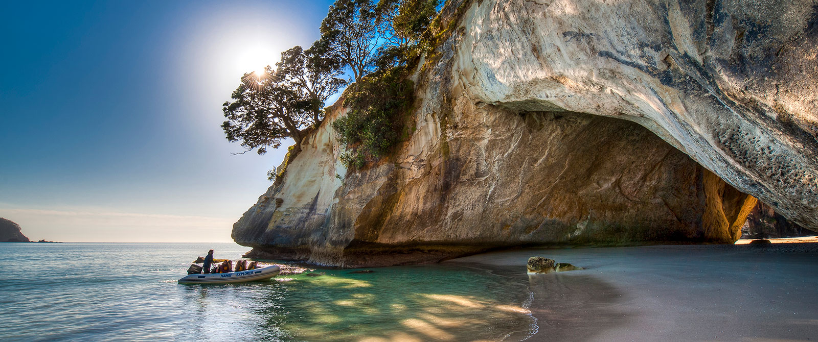 Kayaking at Cathedral Cove - Book Your Trip to New Zealand - New Zealand Travel Agency